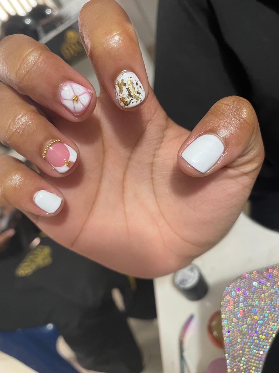 Manicura a domicilio en Buenaventura con uñas acrílicas elegantes